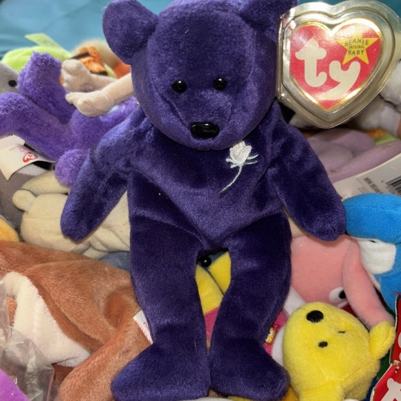 Ty Beanie Baby Dark Purple Bear with White Rose - Picture 1 of 15